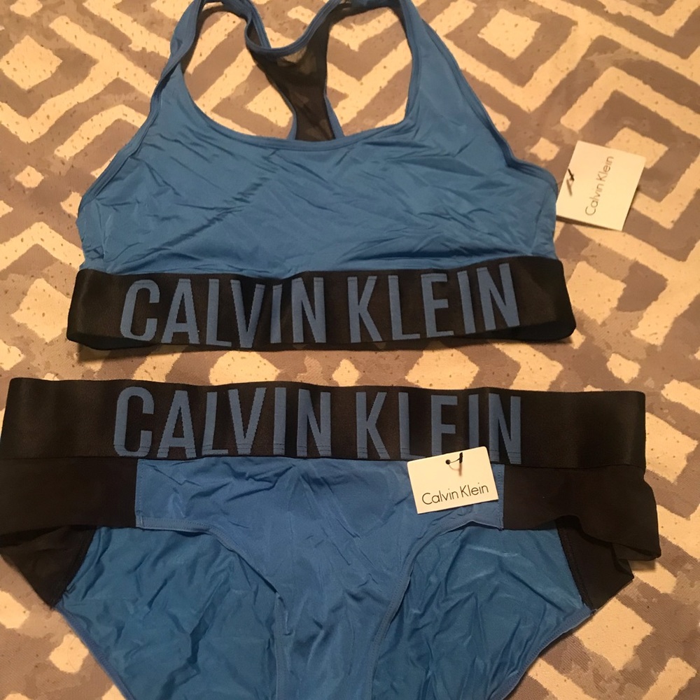 *Calvin Klein * Sports Bra & Underwear